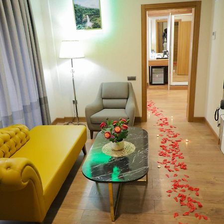 United Hotel International Yaounde Bagian luar foto