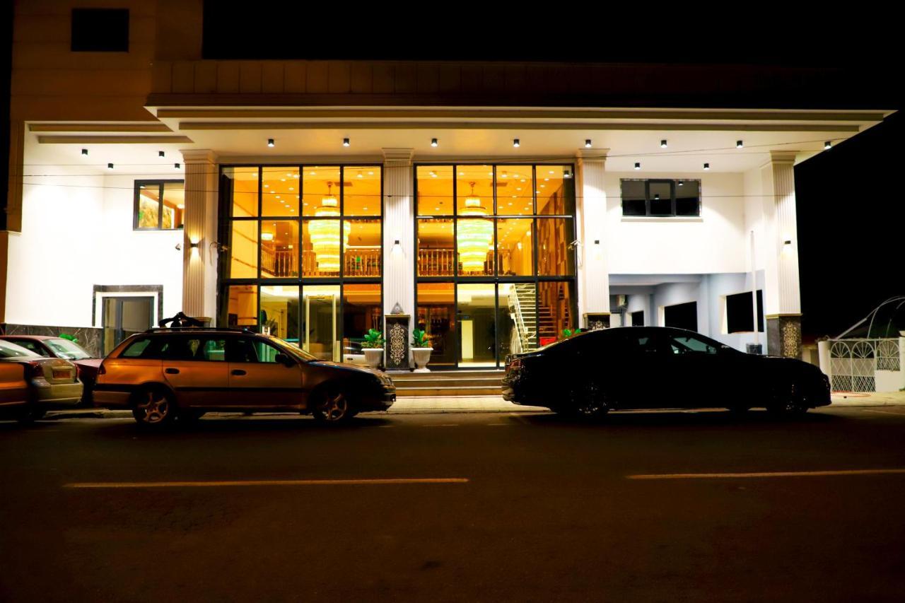 United Hotel International Yaounde Bagian luar foto