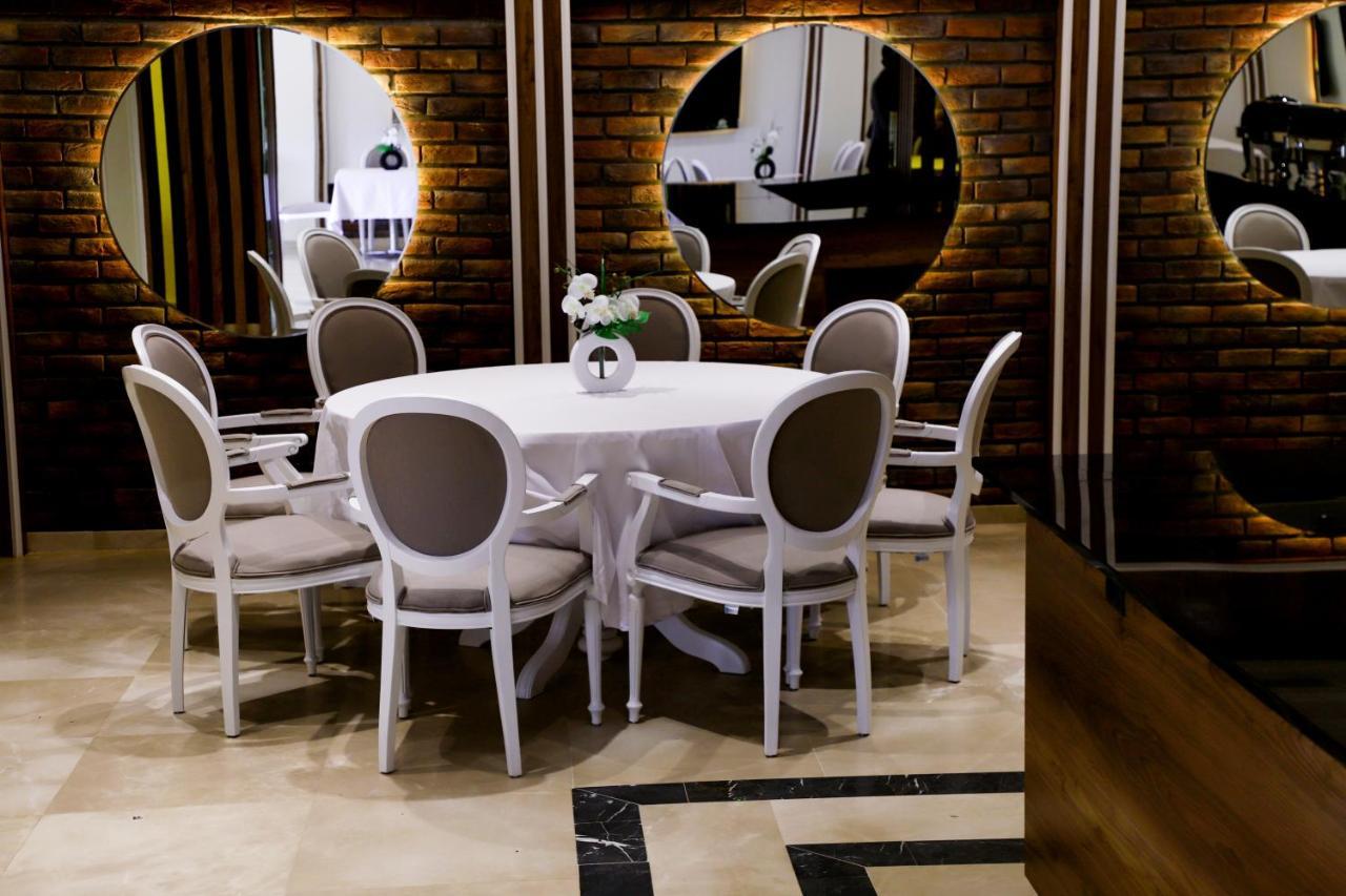 United Hotel International Yaounde Bagian luar foto