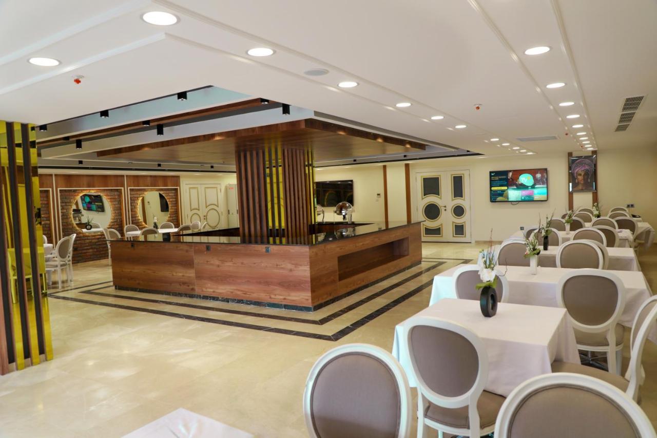 United Hotel International Yaounde Bagian luar foto