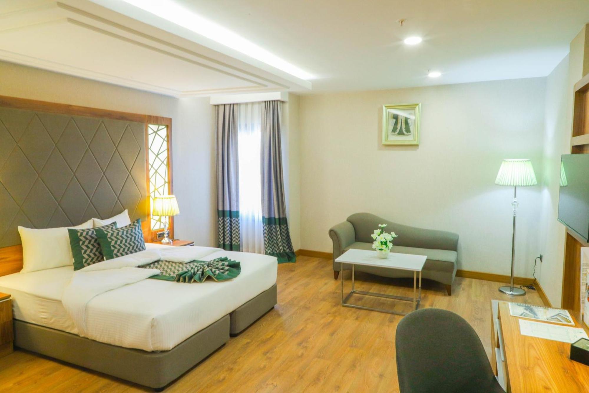 United Hotel International Yaounde Bagian luar foto