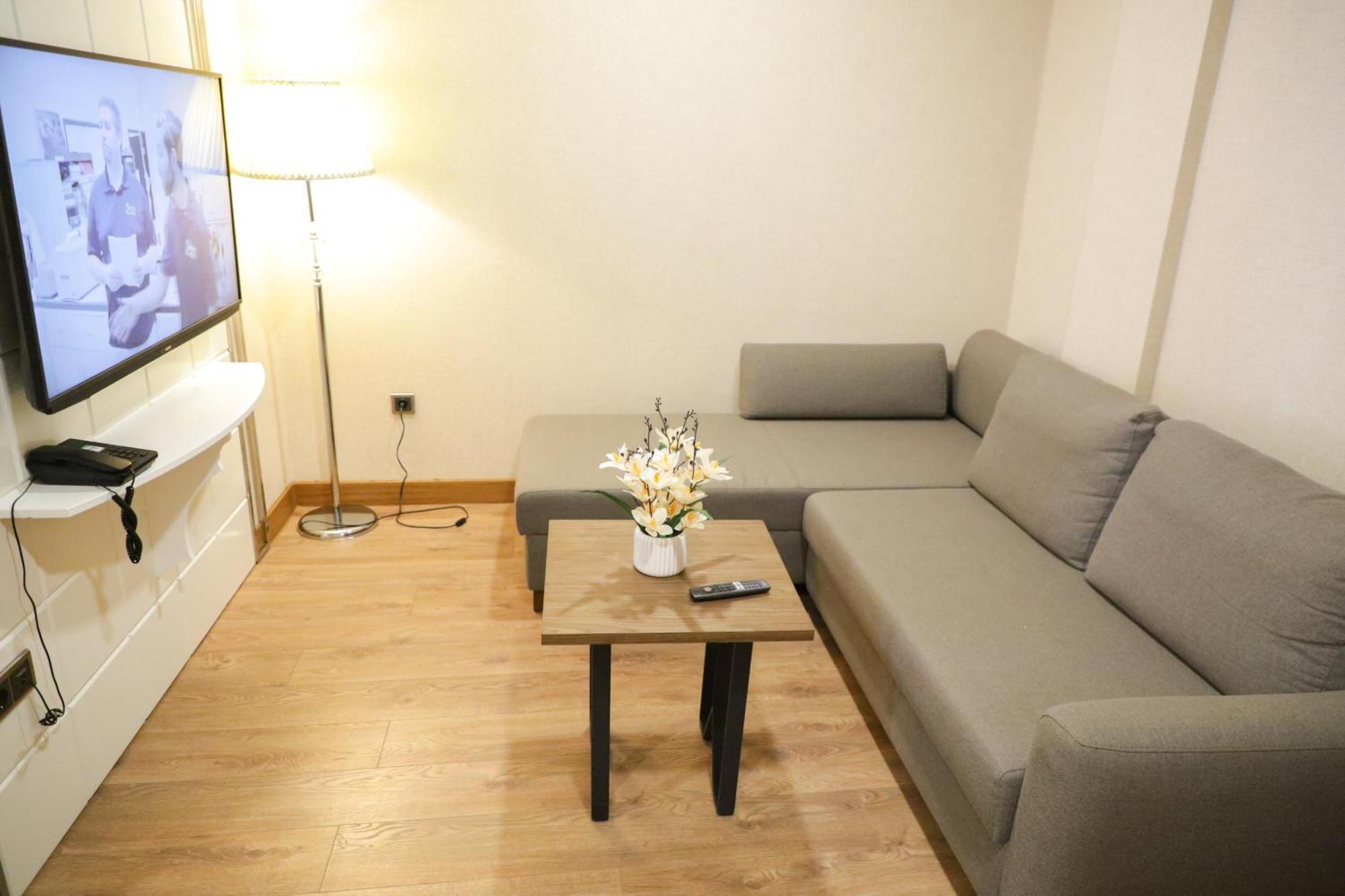 United Hotel International Yaounde Bagian luar foto