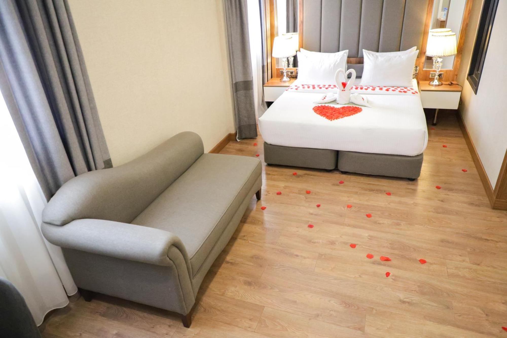 United Hotel International Yaounde Bagian luar foto