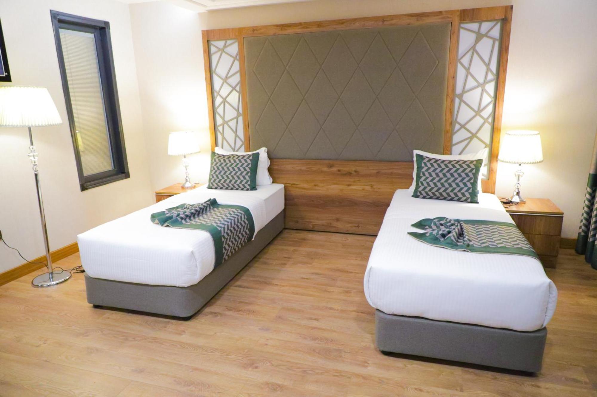 United Hotel International Yaounde Bagian luar foto