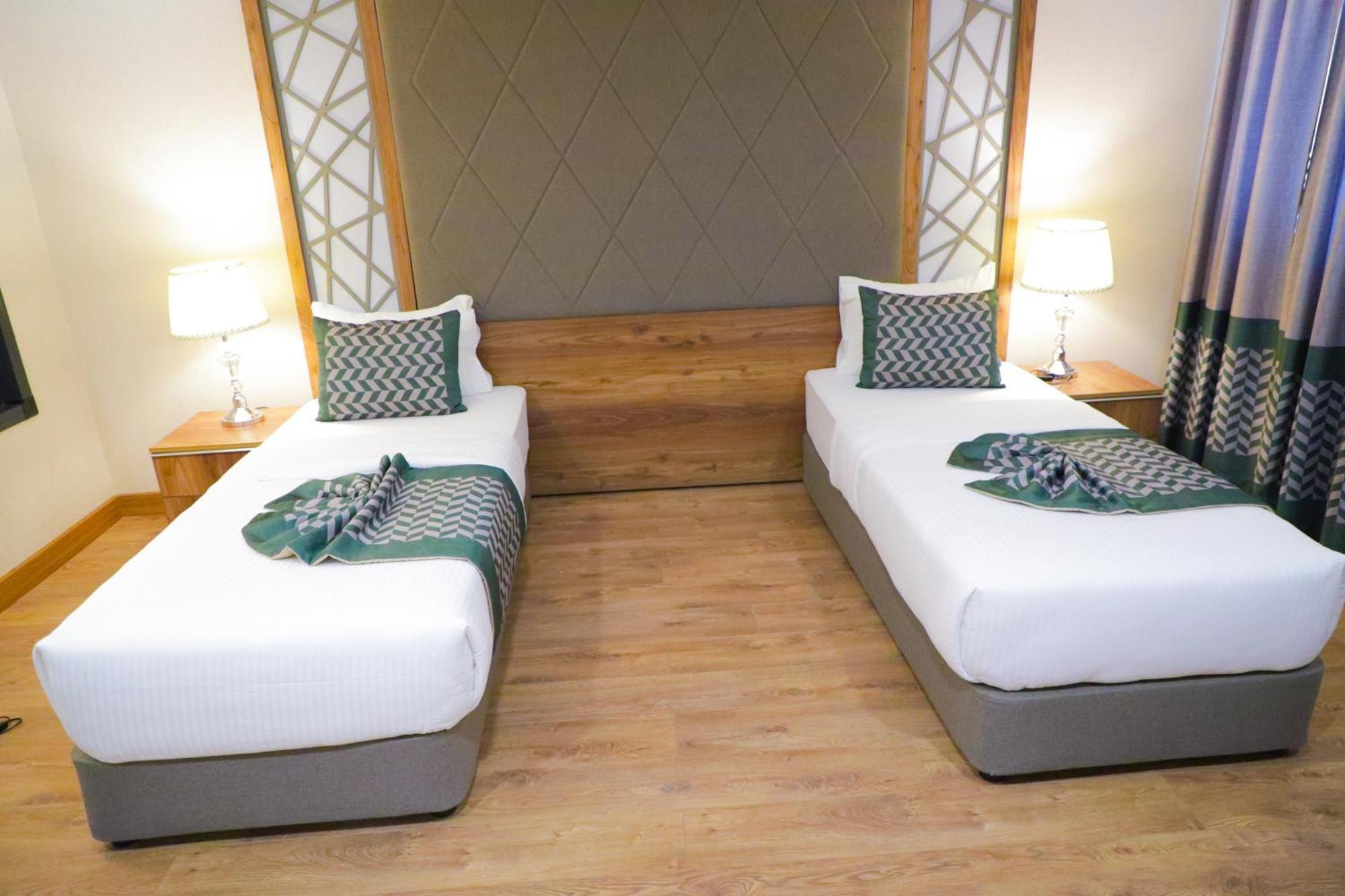 United Hotel International Yaounde Bagian luar foto