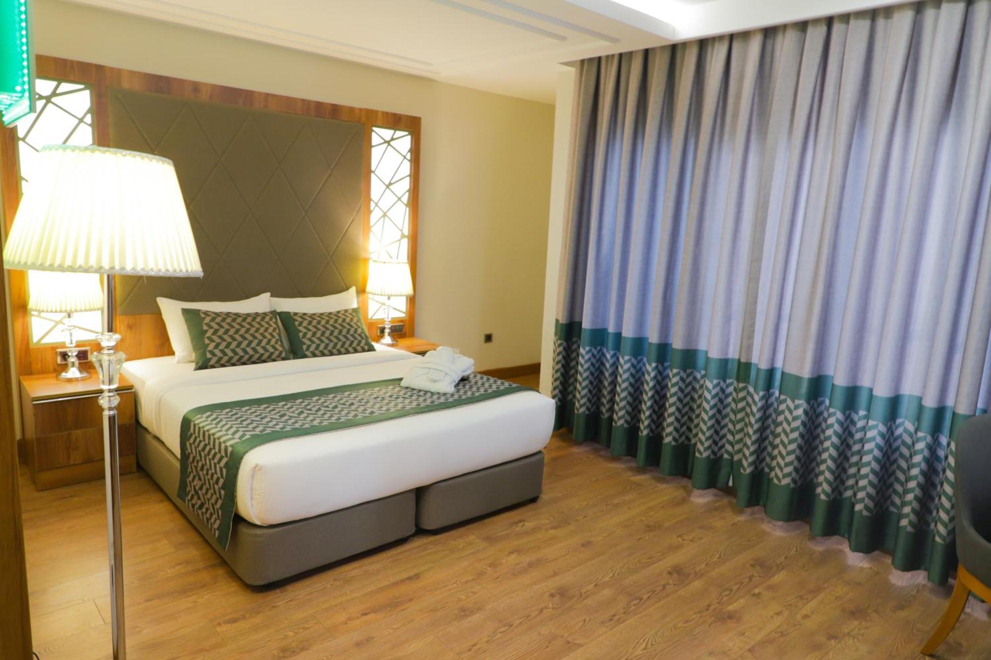 United Hotel International Yaounde Bagian luar foto