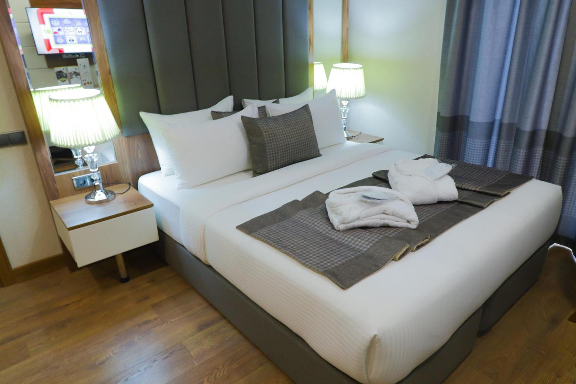 United Hotel International Yaounde Bagian luar foto
