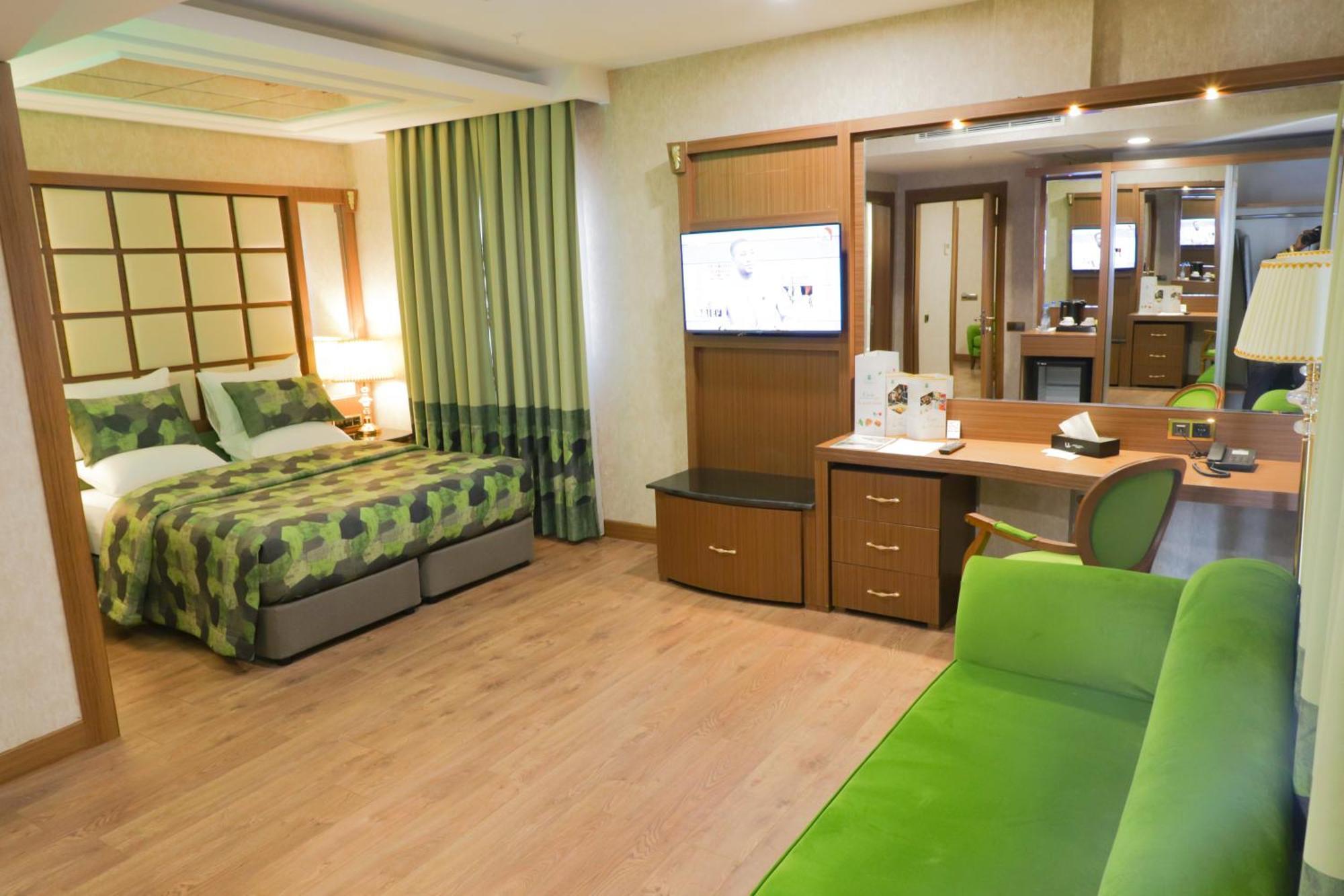 United Hotel International Yaounde Bagian luar foto